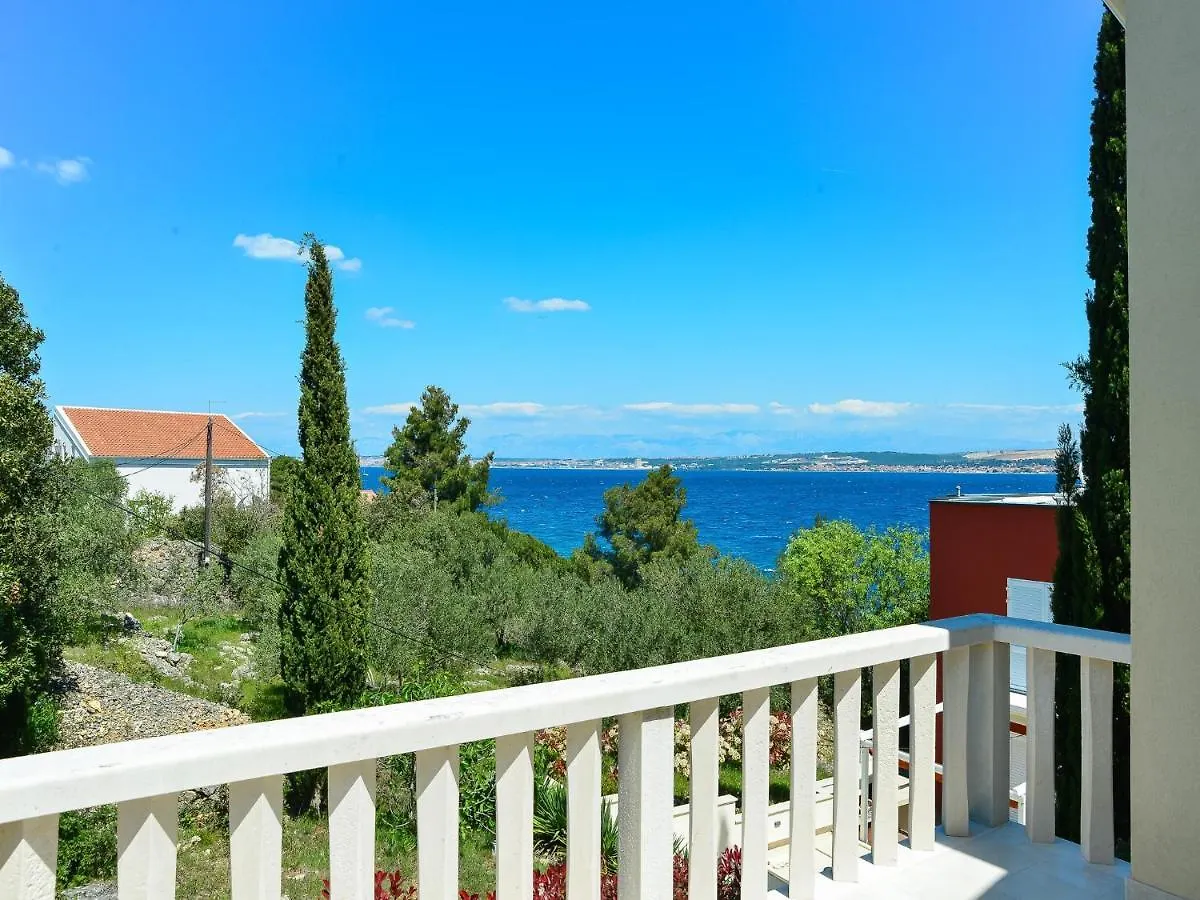 Beachfront Villa Mediterranea Kukljica