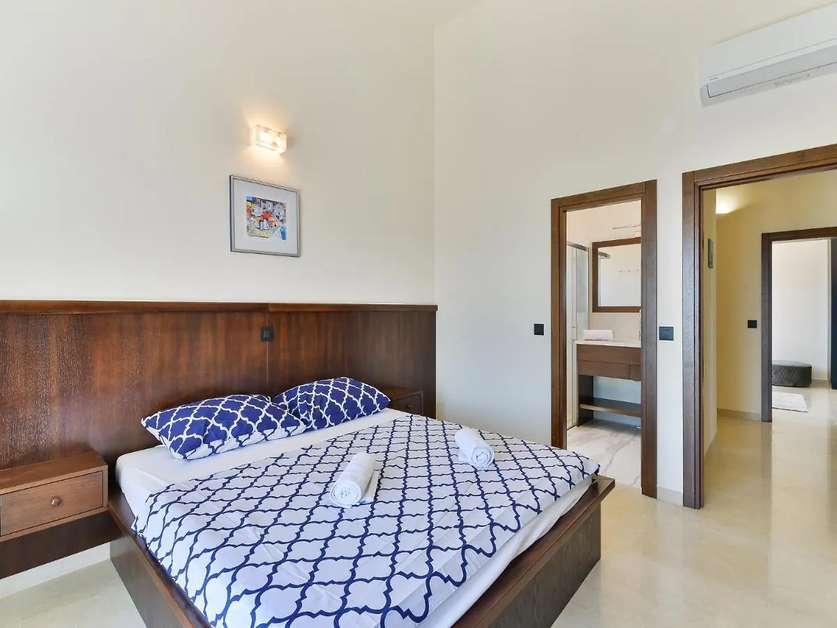 Beachfront Villa Mediterranea Kukljica